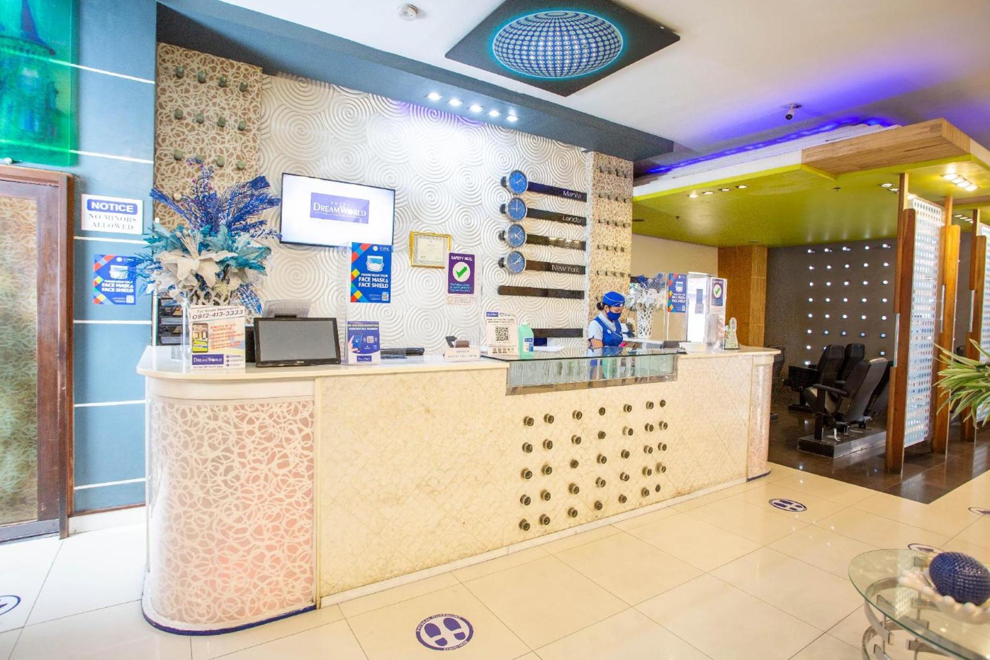 Hotel Dreamworld North Edsa Кесон-Сити Экстерьер фото