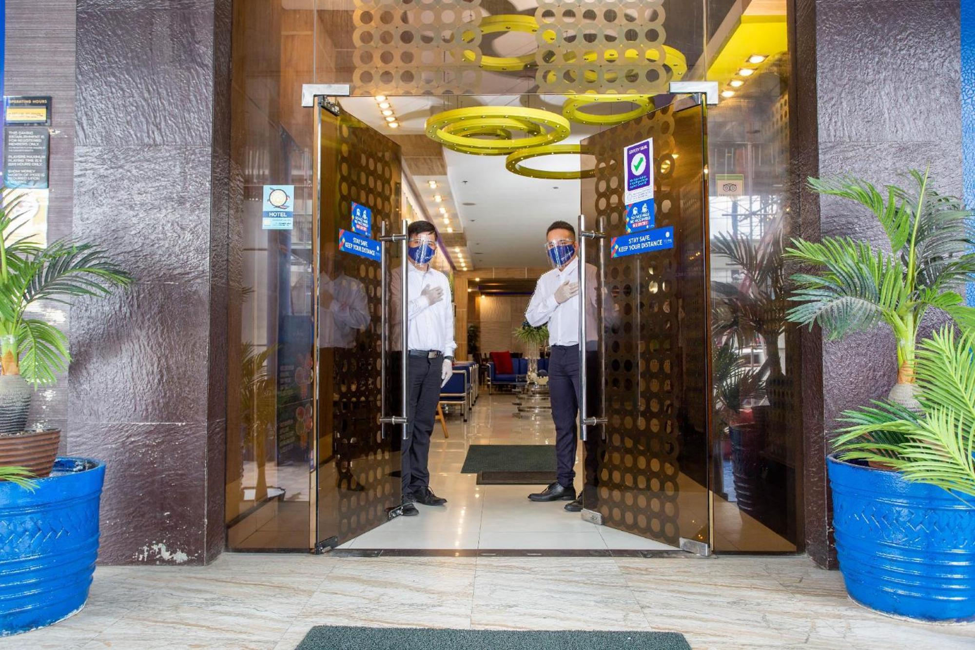 Hotel Dreamworld North Edsa Кесон-Сити Экстерьер фото